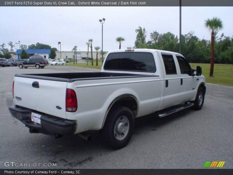 Oxford White Clearcoat / Dark Flint cloth 2007 Ford F250 Super Duty XL Crew Cab