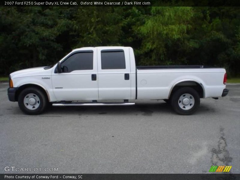 Oxford White Clearcoat / Dark Flint cloth 2007 Ford F250 Super Duty XL Crew Cab
