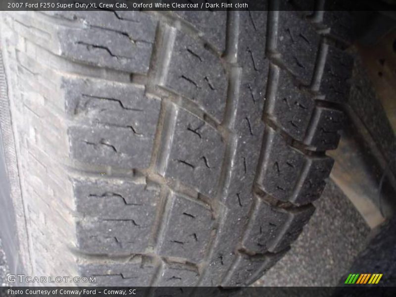 Oxford White Clearcoat / Dark Flint cloth 2007 Ford F250 Super Duty XL Crew Cab