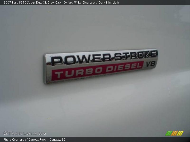 Oxford White Clearcoat / Dark Flint cloth 2007 Ford F250 Super Duty XL Crew Cab