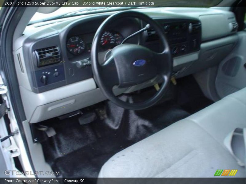 Oxford White Clearcoat / Dark Flint cloth 2007 Ford F250 Super Duty XL Crew Cab