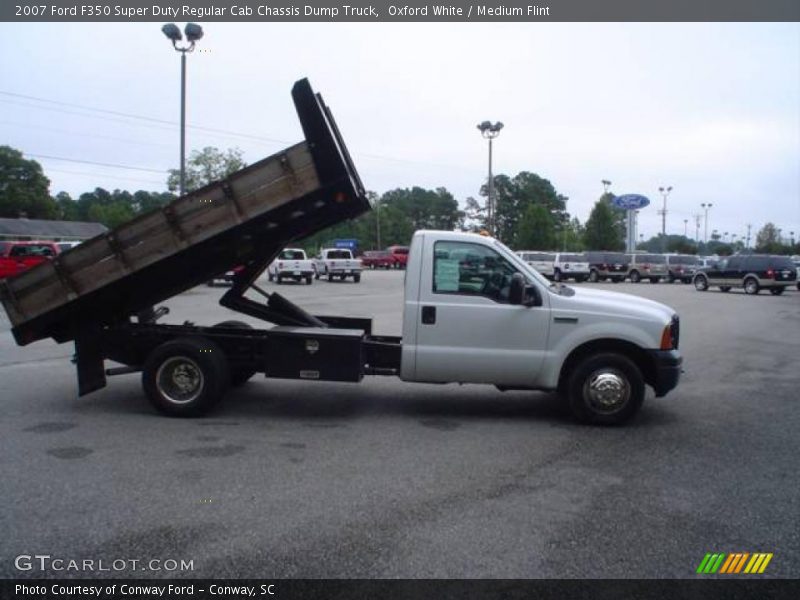 Oxford White / Medium Flint 2007 Ford F350 Super Duty Regular Cab Chassis Dump Truck