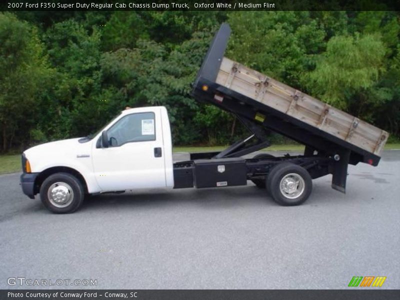 Oxford White / Medium Flint 2007 Ford F350 Super Duty Regular Cab Chassis Dump Truck