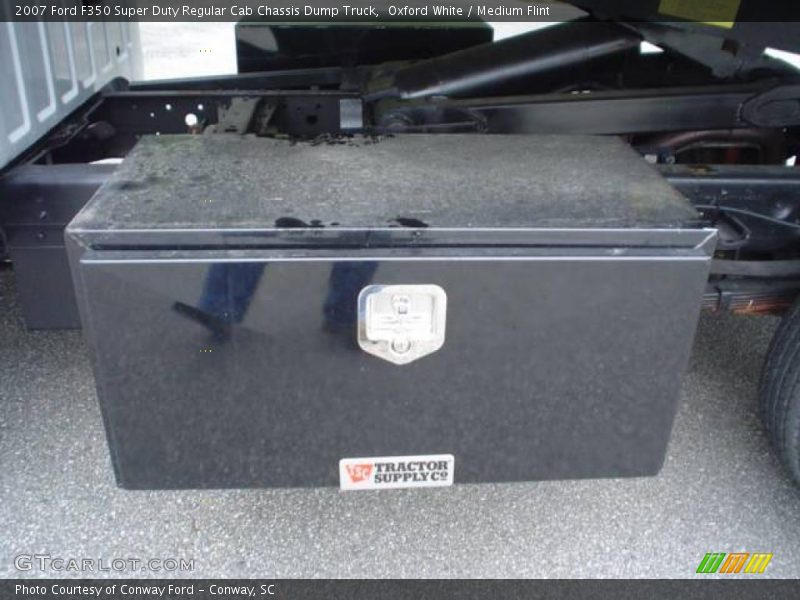 Oxford White / Medium Flint 2007 Ford F350 Super Duty Regular Cab Chassis Dump Truck