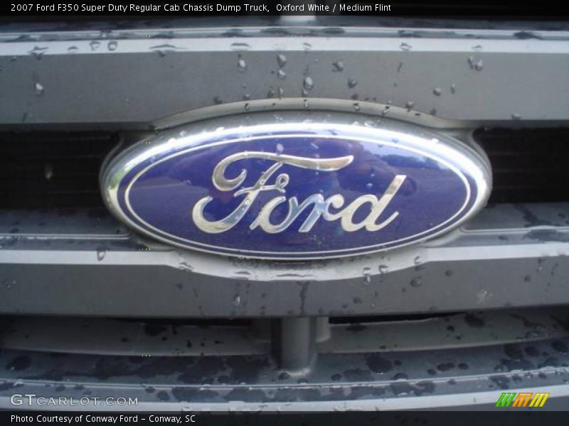 Oxford White / Medium Flint 2007 Ford F350 Super Duty Regular Cab Chassis Dump Truck