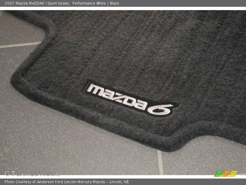 Performance White / Black 2007 Mazda MAZDA6 i Sport Sedan