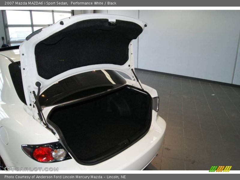 Performance White / Black 2007 Mazda MAZDA6 i Sport Sedan