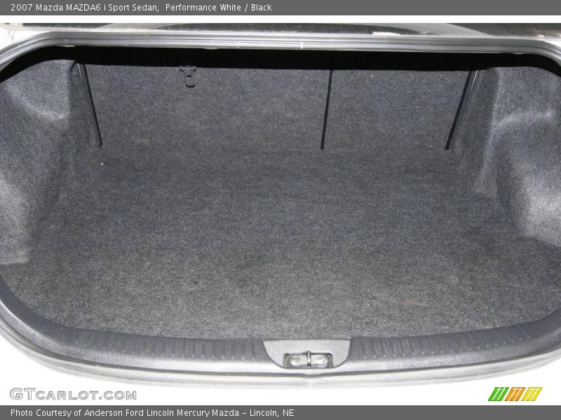 Performance White / Black 2007 Mazda MAZDA6 i Sport Sedan
