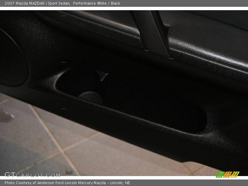 Performance White / Black 2007 Mazda MAZDA6 i Sport Sedan