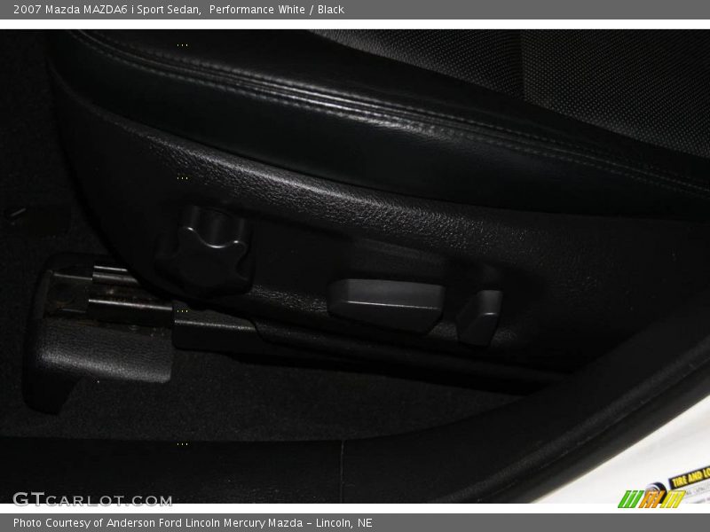 Performance White / Black 2007 Mazda MAZDA6 i Sport Sedan