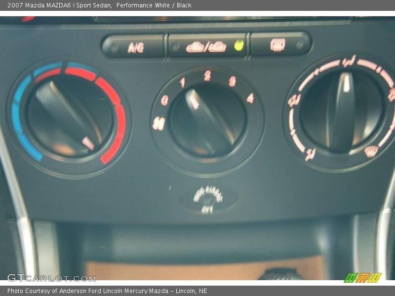 Performance White / Black 2007 Mazda MAZDA6 i Sport Sedan