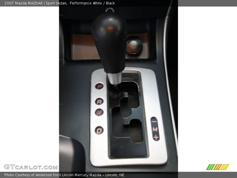 Performance White / Black 2007 Mazda MAZDA6 i Sport Sedan