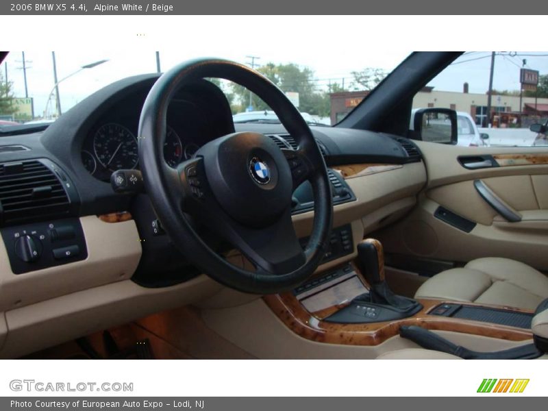 Alpine White / Beige 2006 BMW X5 4.4i