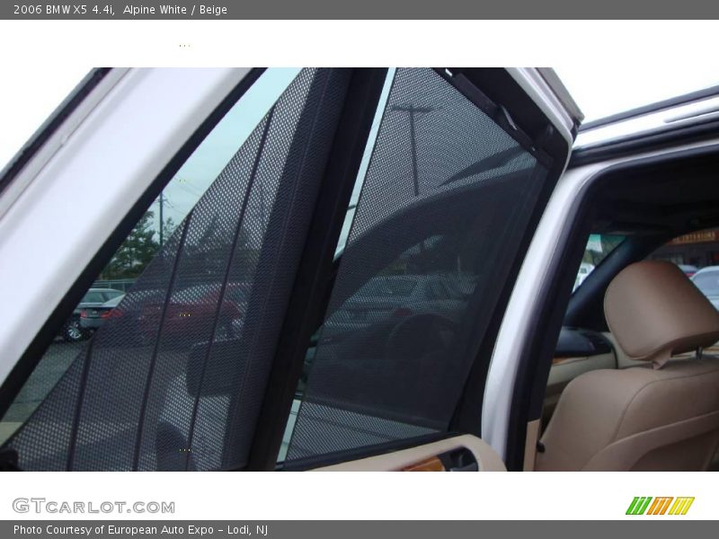 Alpine White / Beige 2006 BMW X5 4.4i