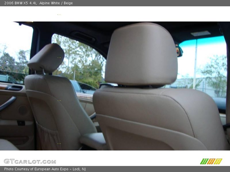 Alpine White / Beige 2006 BMW X5 4.4i