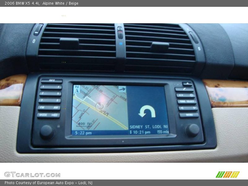 Alpine White / Beige 2006 BMW X5 4.4i