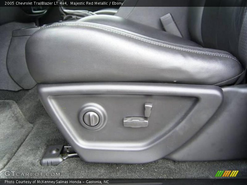 Majestic Red Metallic / Ebony 2005 Chevrolet TrailBlazer LT 4x4