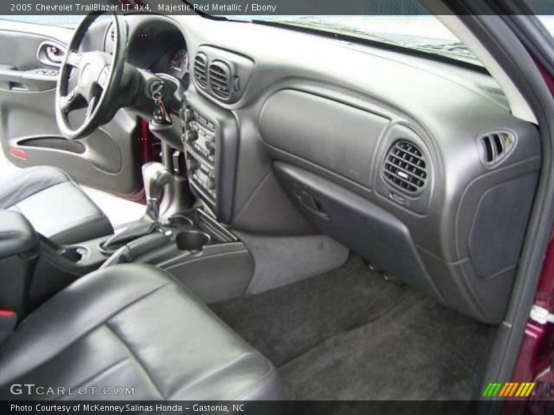 Majestic Red Metallic / Ebony 2005 Chevrolet TrailBlazer LT 4x4