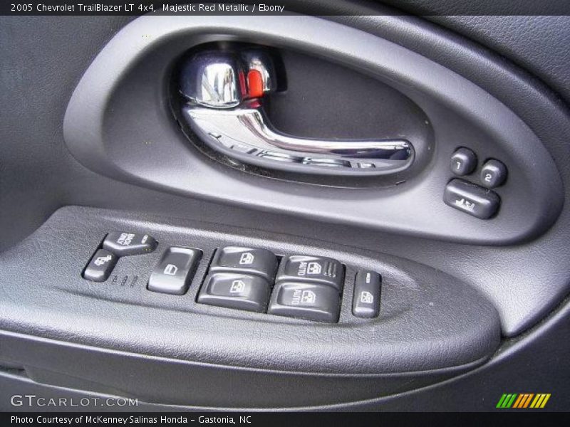Majestic Red Metallic / Ebony 2005 Chevrolet TrailBlazer LT 4x4
