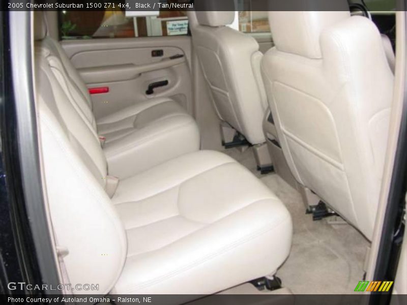 Black / Tan/Neutral 2005 Chevrolet Suburban 1500 Z71 4x4