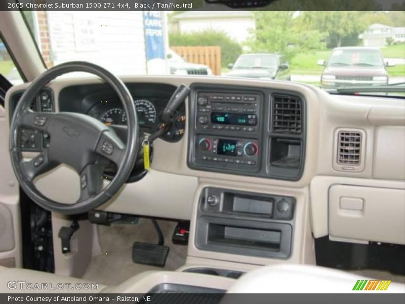 Black / Tan/Neutral 2005 Chevrolet Suburban 1500 Z71 4x4