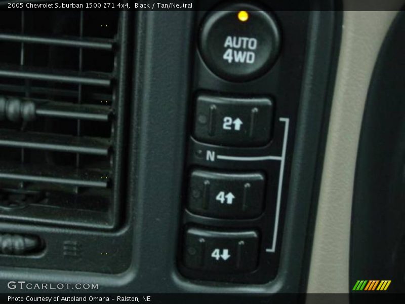 Black / Tan/Neutral 2005 Chevrolet Suburban 1500 Z71 4x4
