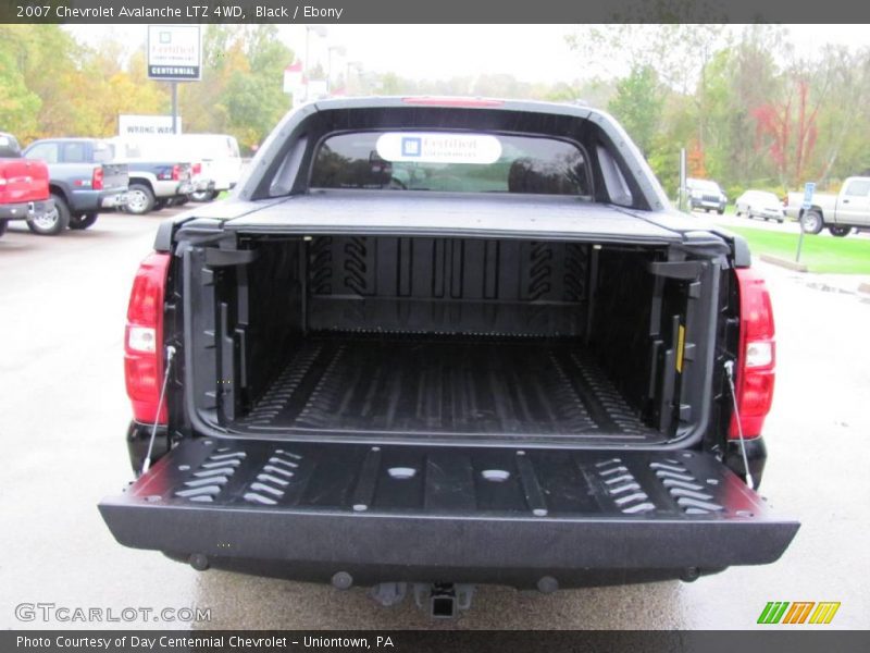 Black / Ebony 2007 Chevrolet Avalanche LTZ 4WD