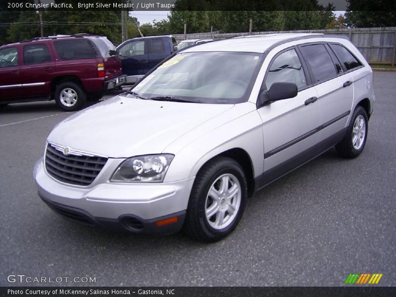 Bright Silver Metallic / Light Taupe 2006 Chrysler Pacifica
