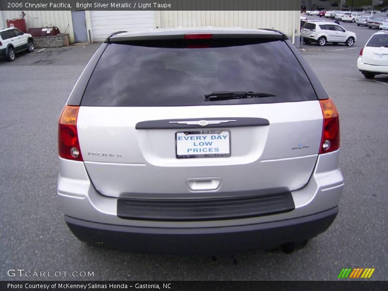Bright Silver Metallic / Light Taupe 2006 Chrysler Pacifica