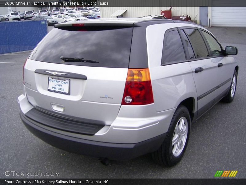 Bright Silver Metallic / Light Taupe 2006 Chrysler Pacifica