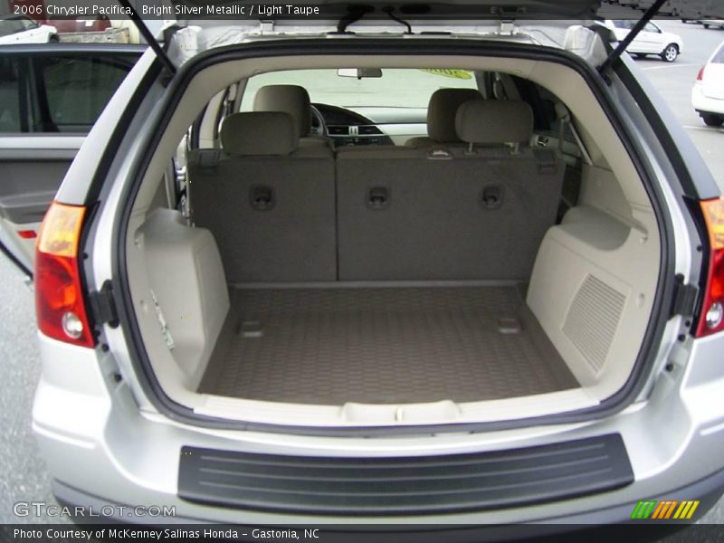 Bright Silver Metallic / Light Taupe 2006 Chrysler Pacifica