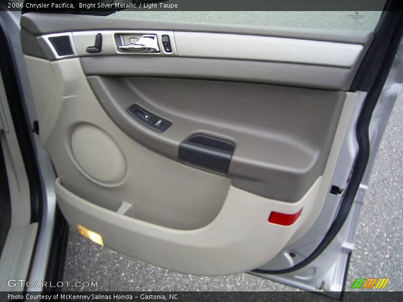 Bright Silver Metallic / Light Taupe 2006 Chrysler Pacifica