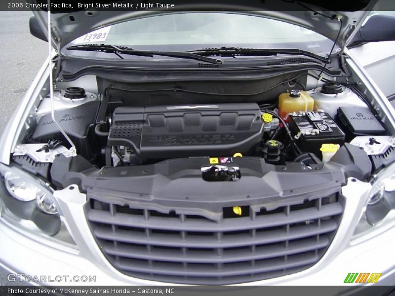 Bright Silver Metallic / Light Taupe 2006 Chrysler Pacifica