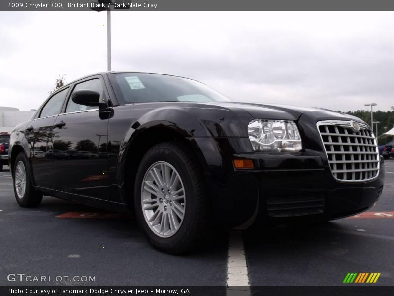 Brilliant Black / Dark Slate Gray 2009 Chrysler 300