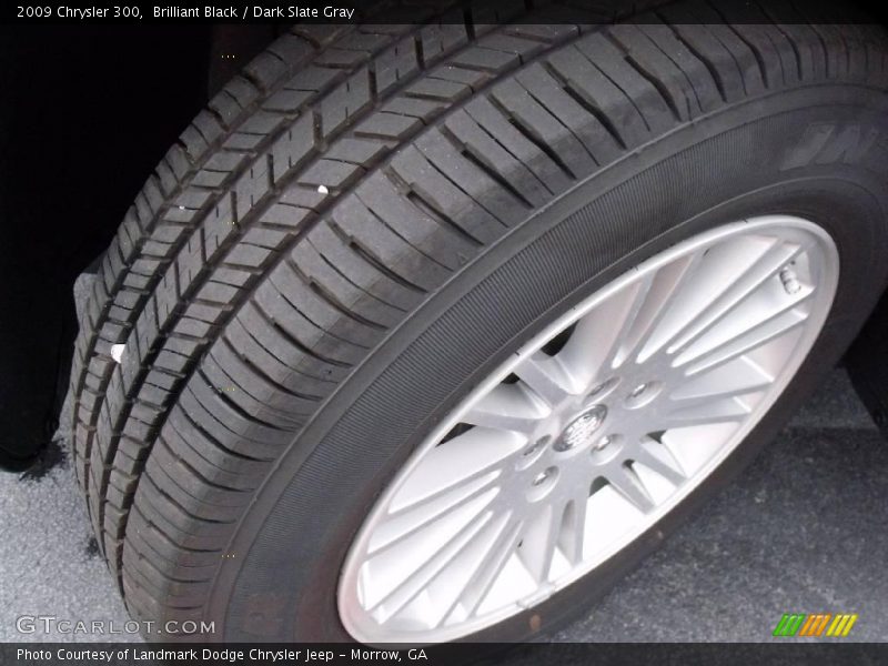 Brilliant Black / Dark Slate Gray 2009 Chrysler 300