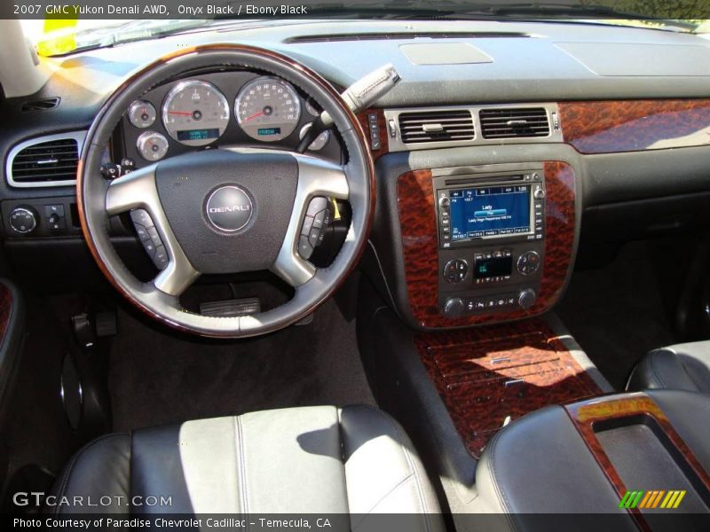 Onyx Black / Ebony Black 2007 GMC Yukon Denali AWD