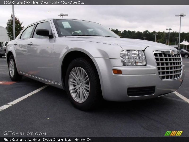 Bright Silver Metallic / Dark Slate Gray 2009 Chrysler 300