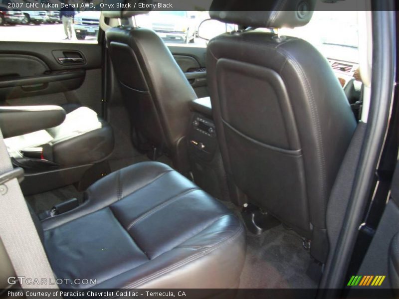Onyx Black / Ebony Black 2007 GMC Yukon Denali AWD
