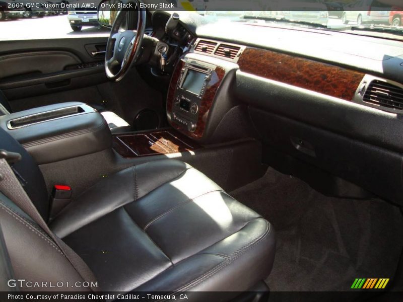 Onyx Black / Ebony Black 2007 GMC Yukon Denali AWD