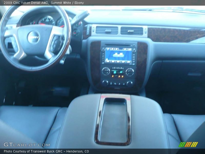 Summit White / Ebony 2009 GMC Yukon Denali AWD