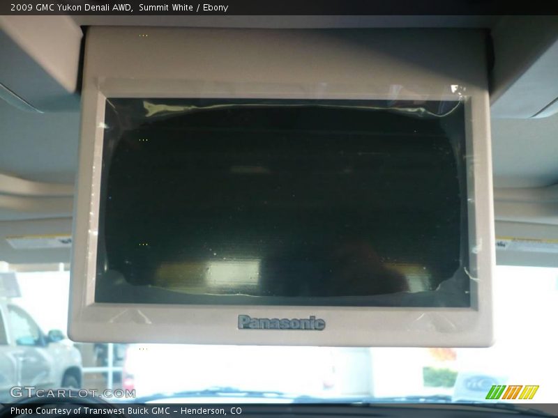 Summit White / Ebony 2009 GMC Yukon Denali AWD