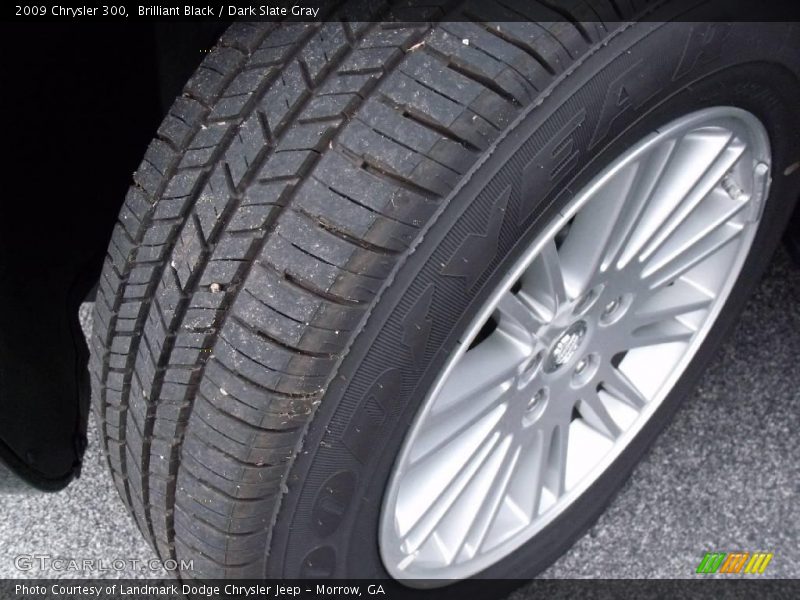 Brilliant Black / Dark Slate Gray 2009 Chrysler 300