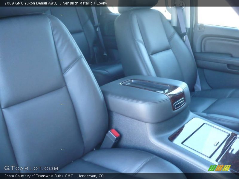 Silver Birch Metallic / Ebony 2009 GMC Yukon Denali AWD