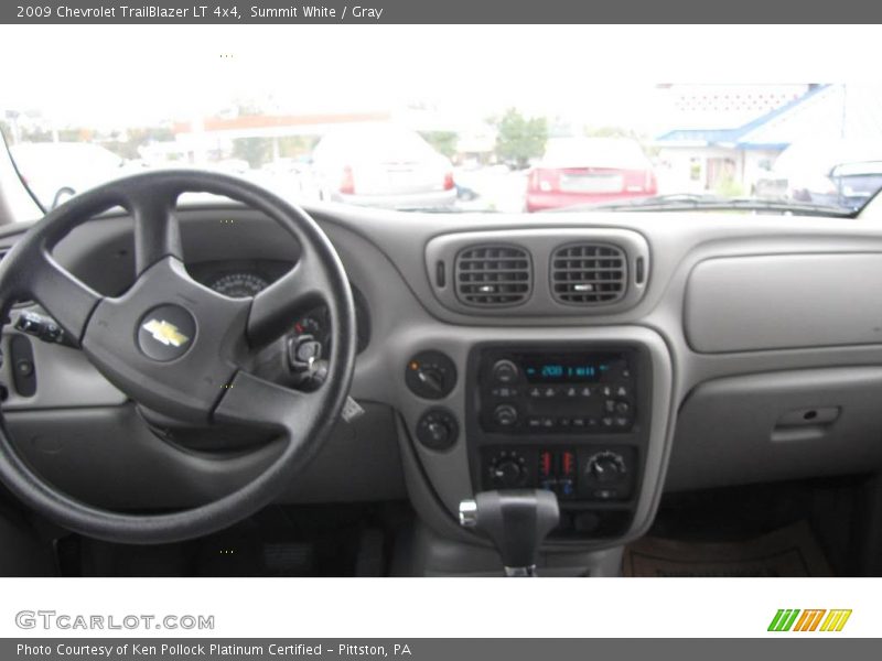 Summit White / Gray 2009 Chevrolet TrailBlazer LT 4x4