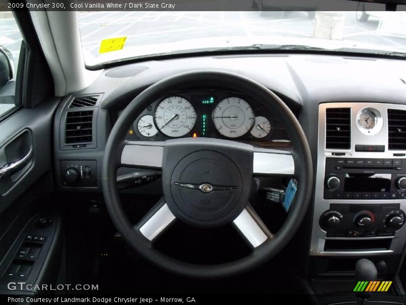 Cool Vanilla White / Dark Slate Gray 2009 Chrysler 300