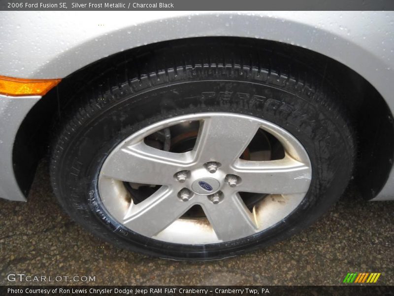 Silver Frost Metallic / Charcoal Black 2006 Ford Fusion SE
