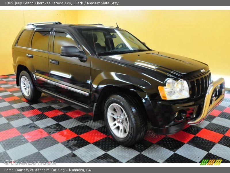 Black / Medium Slate Gray 2005 Jeep Grand Cherokee Laredo 4x4