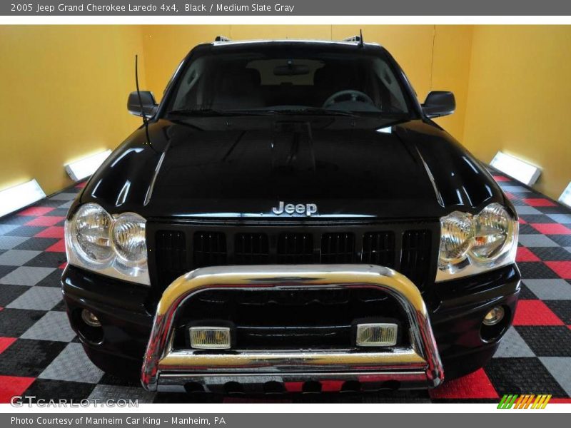 Black / Medium Slate Gray 2005 Jeep Grand Cherokee Laredo 4x4