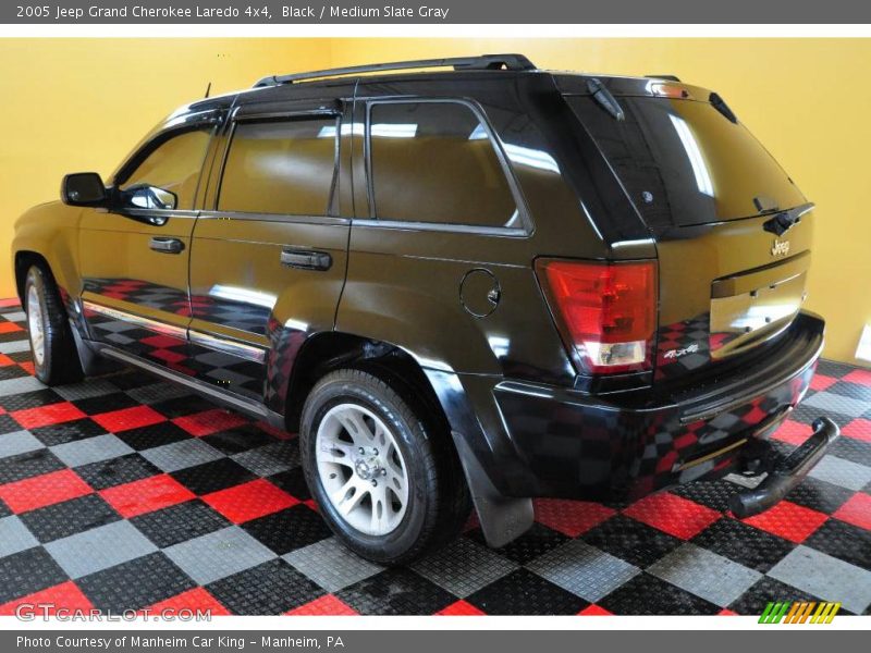 Black / Medium Slate Gray 2005 Jeep Grand Cherokee Laredo 4x4