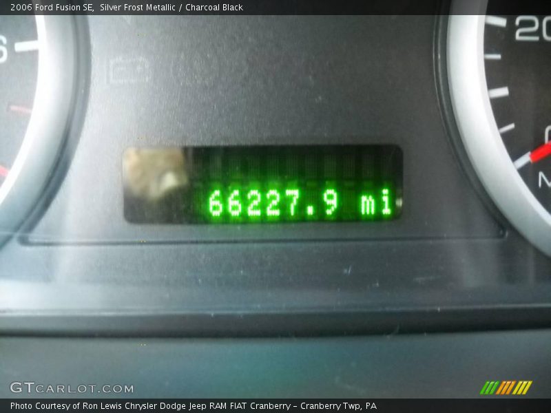Silver Frost Metallic / Charcoal Black 2006 Ford Fusion SE